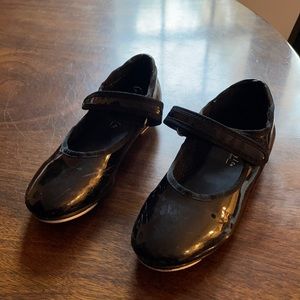 Girls tap shoes